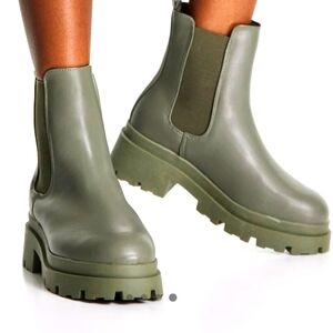 ASOS DESIGN Wide Fit Archer chunky chelsea boots in khaki
